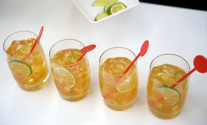 Vietnam Airlines chuẩn bị phục vụ cocktail trên máy bay - ảnh 4