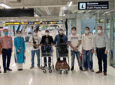 Đón các công dân Việt Nam mắc kẹt tại sân bay nước ngoài về nước - ảnh 1