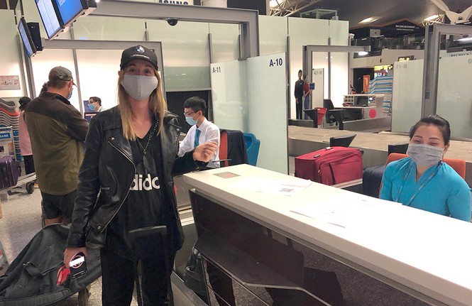 Thêm 93 công dân Việt Nam ở Anh được đón về nước - ảnh 4