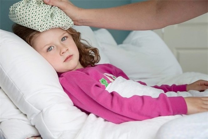 Cách làm đúng và 'đại kỵ' khi trẻ bị sốt, cha mẹ biết mà tránh kẻo hại con - ảnh 4
