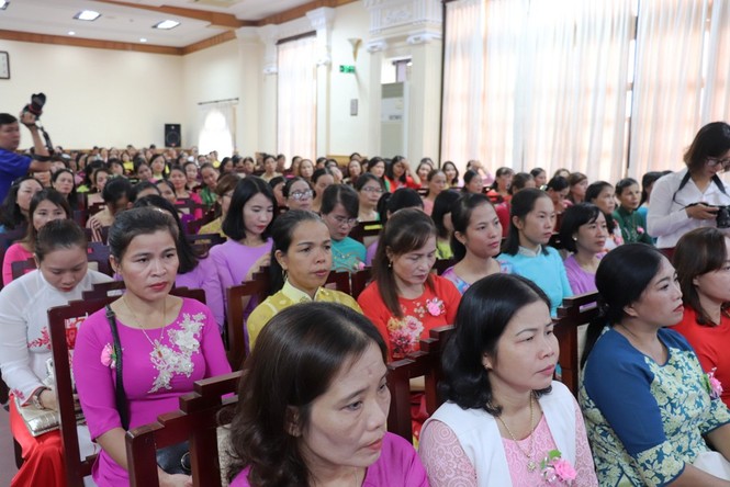 Nỗi lòng những nữ nhân viên môi trường tại Huế bị người dân xua chó cắn - ảnh 1
