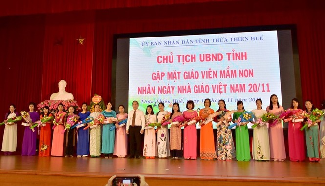 Chủ tịch tỉnh nghe giáo viên mầm non 'kể khó' - ảnh 3
