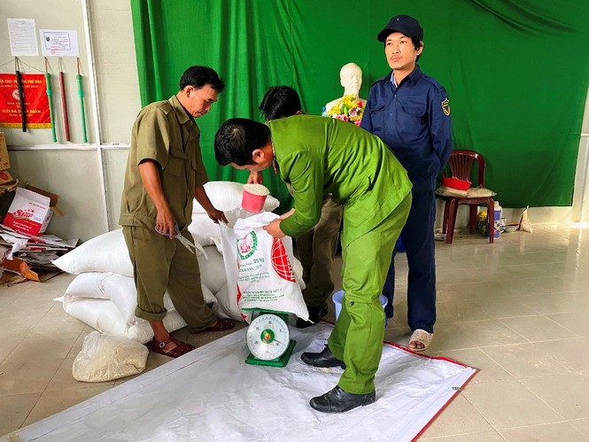 Quân đội, công an huy động 100% quân số ứng phó bão số 9 - ảnh 3