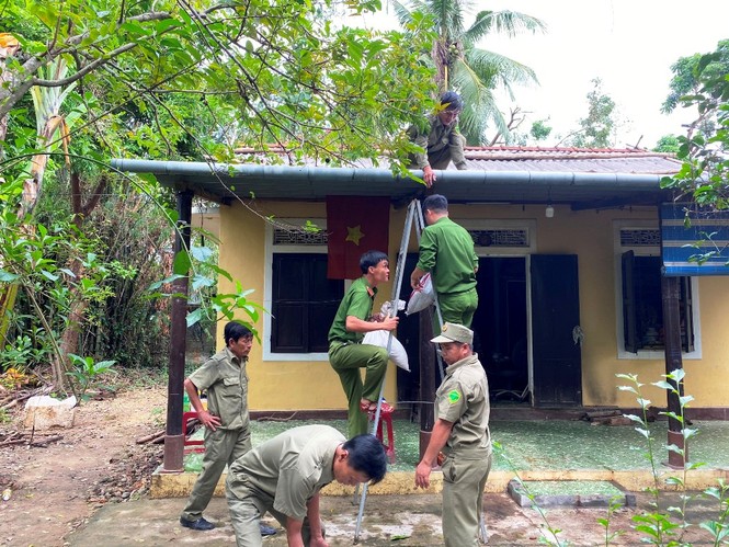 Quân đội, công an huy động 100% quân số ứng phó bão số 9 - ảnh 13