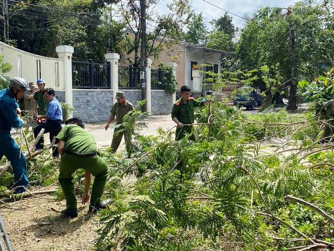 Quân đội, công an huy động 100% quân số ứng phó bão số 9 - ảnh 17