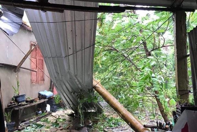 Thừa Thiên Huế: Huyện miền núi Nam Đông tan hoang trong bão số 9 - ảnh 16