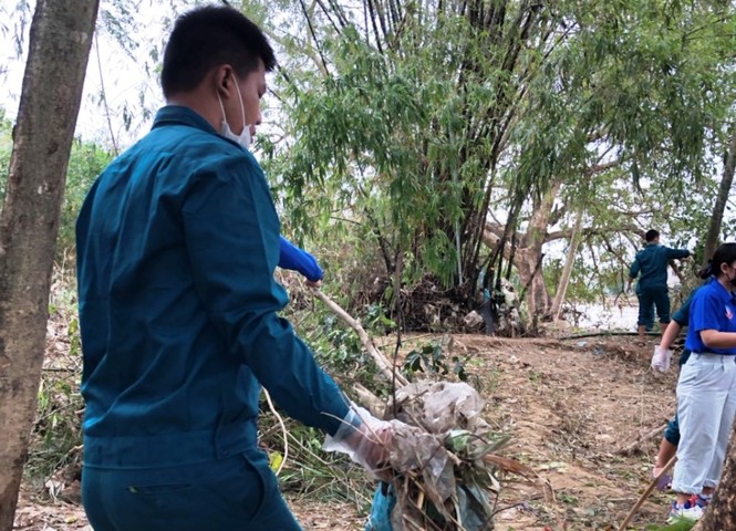 TT-Huế: Huy động tổng lực đoàn viên ra quân xử lý môi trường, giúp dân sau bão lũ - ảnh 14