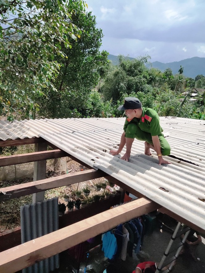 TT-Huế: Huy động tổng lực đoàn viên ra quân xử lý môi trường, giúp dân sau bão lũ - ảnh 4