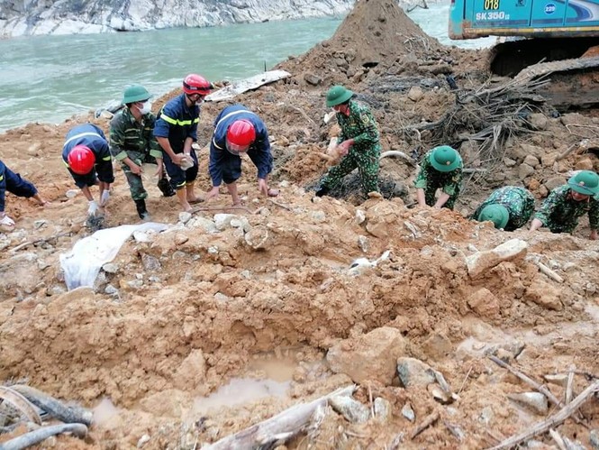 Tính phương án nắn sông Rào Trăng để tìm 12 nạn nhân còn mất tích - ảnh 2