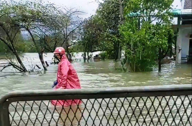 Học sinh Thừa Thiên Huế lại nghỉ học hàng loạt do mưa lũ - ảnh 5