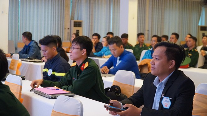 Sôi nổi thi báo cáo viên giỏi cấp tỉnh trong giới trẻ TT-Huế - ảnh 8
