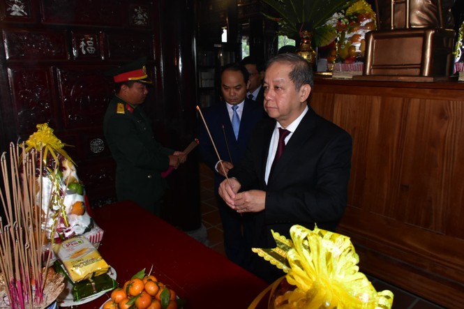 Lãnh đạo Đảng, Nhà nước dâng hương tưởng niệm Đại tướng Lê Đức Anh - ảnh 8