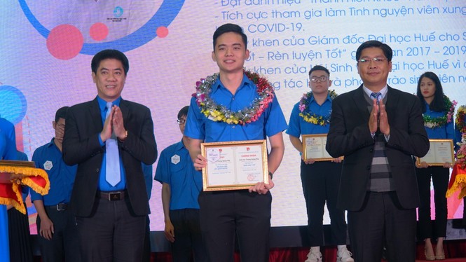 Tỉnh Đoàn TT-Huế tuyên dương “sinh viên 5 tốt”, “học sinh 3 rèn luyện“ - ảnh 5