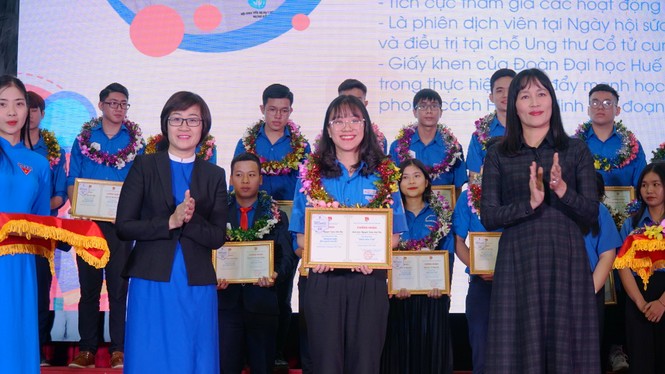 Tỉnh Đoàn TT-Huế tuyên dương “sinh viên 5 tốt”, “học sinh 3 rèn luyện“ - ảnh 2