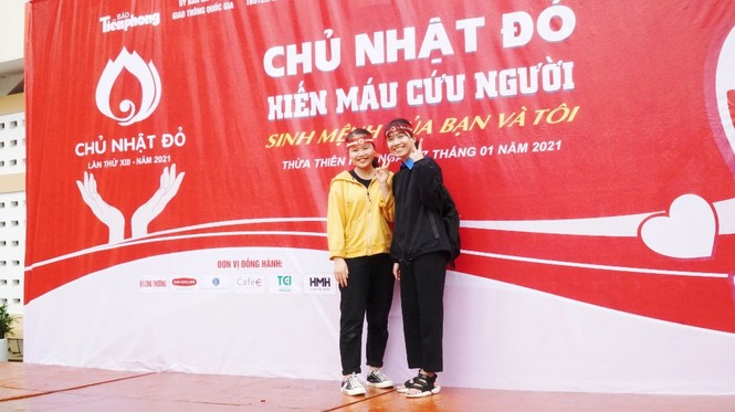 Tưng bừng Chủ Nhật Đỏ giữa mưa lạnh xứ Huế - ảnh 10