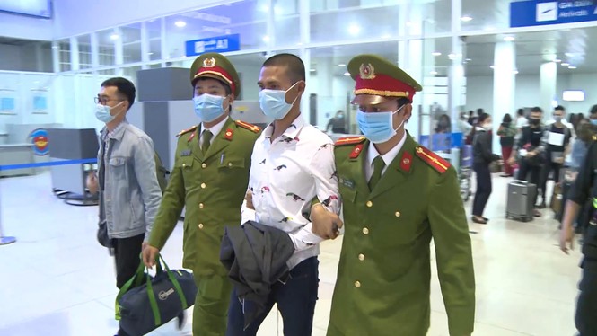 Mang tiền án ‘giao cấu trẻ em’, tiếp tục cướp tài sản của lái xe ôm 74 tuổi - ảnh 1