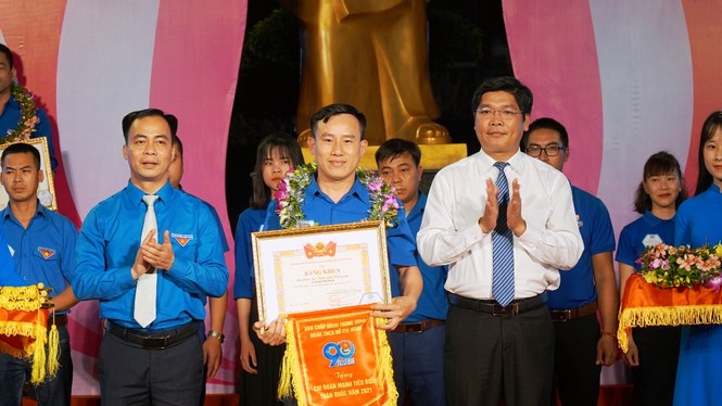 Tuyên dương chi Đoàn mạnh cụm Bắc Trung bộ - ảnh 4