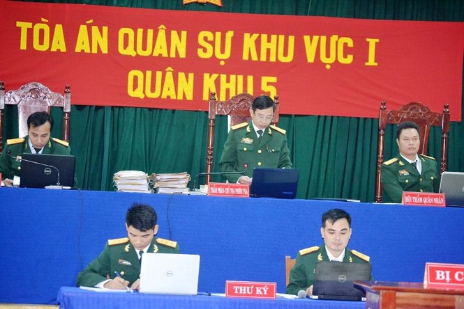 Xét xử 21 đồng phạm vụ phá rừng pơ mu ở Quảng Nam - ảnh 1