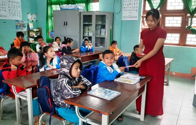Học sinh Quảng Nam nhận lì xì ngày trở lại lớp - ảnh 8