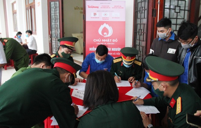 Bạn trẻ Quảng Nam tham gia hiến máu cứu người - ảnh 9