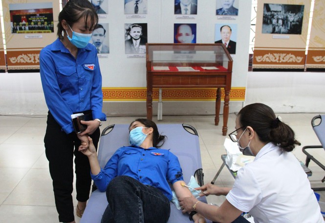 Bạn trẻ Quảng Nam tham gia hiến máu cứu người - ảnh 13