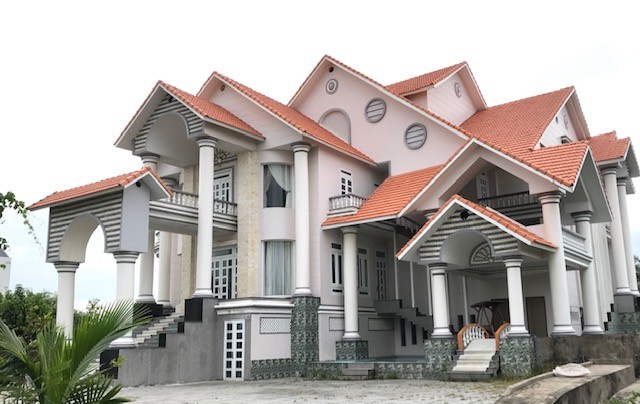 Mới nhất vụ biệt thự đại gia ở Cà Mau bị nã đạn: Công an nhận định có nổ súng - ảnh 1
