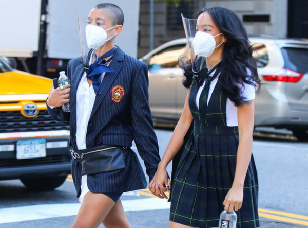 Hóng Gossip Girl phiên bản mới từ ảnh hậu trường hiếm hoi - ảnh 2