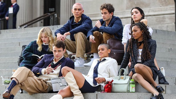 Hóng Gossip Girl phiên bản mới từ ảnh hậu trường hiếm hoi - ảnh 6