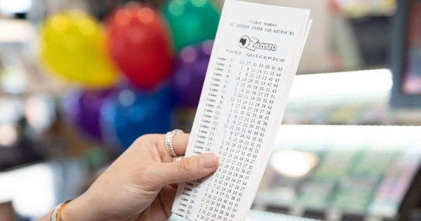 Trúng xổ số vì mua cùng một số suốt hàng chục năm: Sự kiên nhẫn được đền đáp - ảnh 1