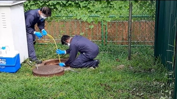 Nước Anh xét nghiệm các cống nước thải để sớm phát hiện khu vực có bệnh nhân COVID-19 - ảnh 3