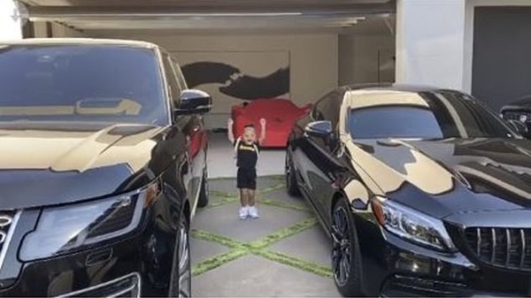 Kylie Jenner (lại) bị chỉ trích vì cho con gái đeo ba-lô Hermès “đắt hơn cả ô tô” để học tại nhà - ảnh 2