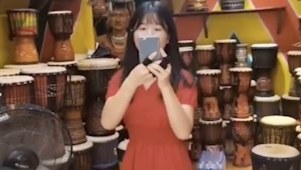 Tức giận vì khách không mua đồ, nhân viên hàng lưu niệm xỉa xói: “Không có tiền thì đừng đi du lịch” - ảnh 2