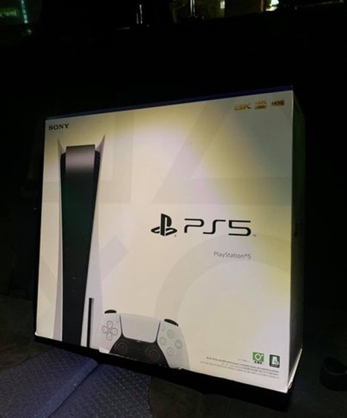 Vừa mua được máy PlayStation 5 đã phải bán vội, lý do của game thủ khiến ai cũng buồn cười - ảnh 2