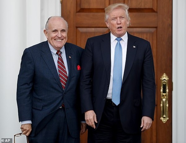 Lý do thật khiến Tổng thống Trump không nhượng bộ: Vì cứ “chiến đấu” thì có lợi hơn nhiều - ảnh 2