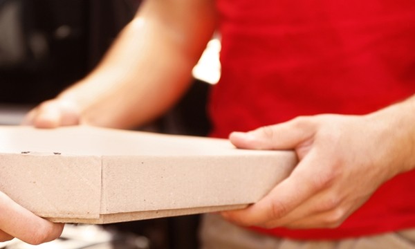 Khi biết lý do khách hàng trả thiếu tiền pizza, shipper có quyết định không thể tốt hơn - ảnh 1