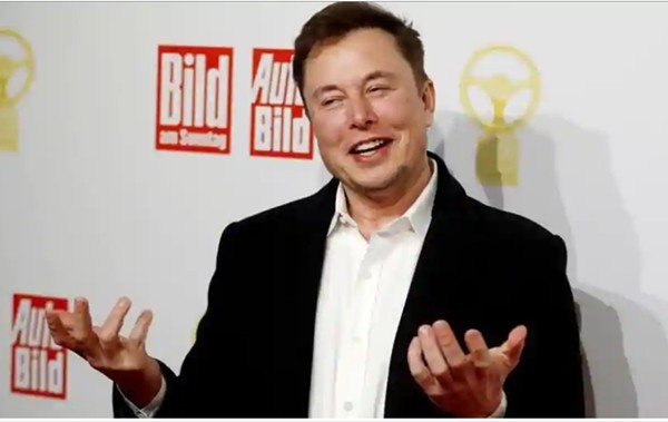 Tỷ phú Elon Musk bảo bạn tăng độ sáng điện thoại để xem bức ảnh này, vì sao ai cũng cảm ơn ông? - ảnh 1