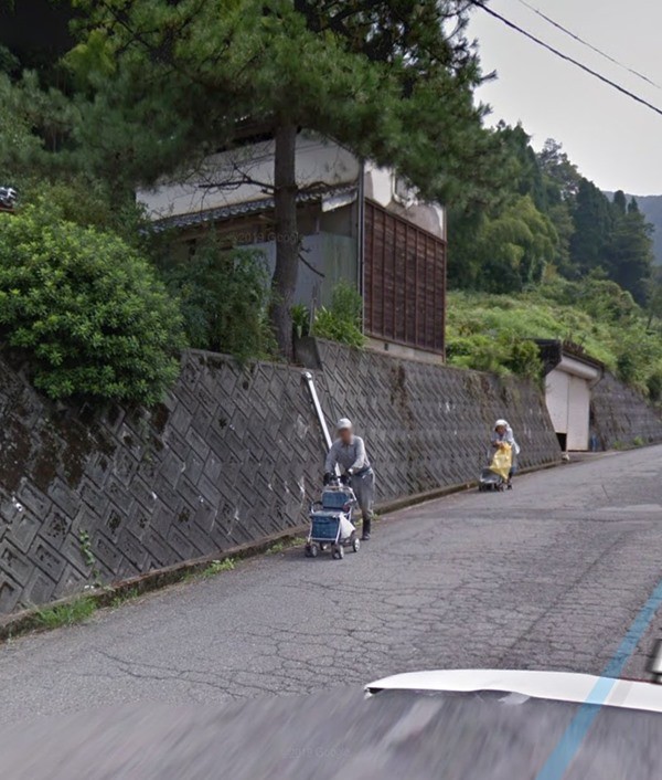 Tìm nhà mình trên Google Earth, con trai tình cờ nhìn thấy người cha đã mất từ 7 năm trước - ảnh 2