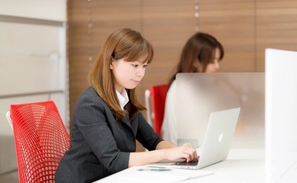 Nữ sinh trung học viết gì trong bài luận về ước mơ mà cô giáo bảo “không thể chấp nhận