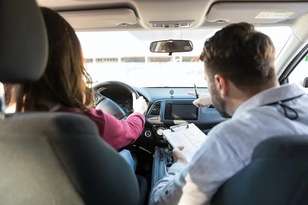 Người học lái xe tệ nhất thế giới: Thi 157 lần vẫn trượt, đã tốn hơn trăm triệu lệ phí thi - ảnh 2