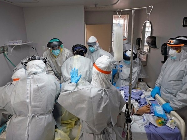 Mỗi phút có thêm 10 người nhiễm virus: Điều gì khiến Los Angeles trở thành “điểm nóng kinh hoàng” như vậy? - ảnh 4