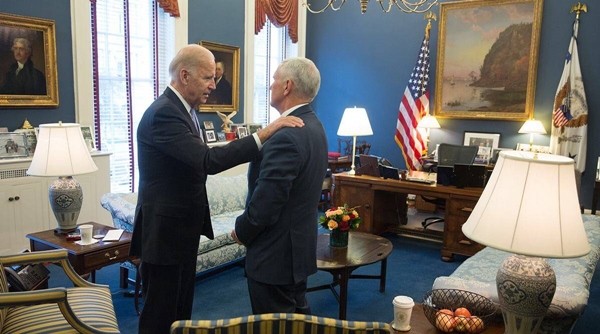Tổng thống Trump không dự Lễ Nhậm Chức của ông Biden, nhưng đây là lý do “phó tướng” Mike Pence vẫn giúp chuyển giao - ảnh 3