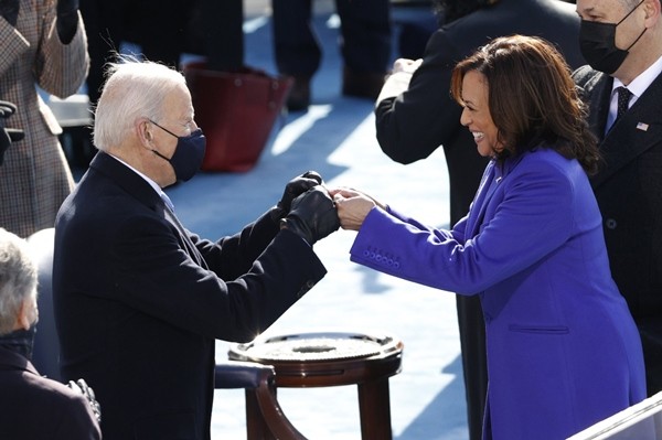 Joe Biden, Kamala Harris là Tổng thống và Phó Tổng thống Mỹ: Bất kỳ điều gì cũng là có thể - ảnh 2