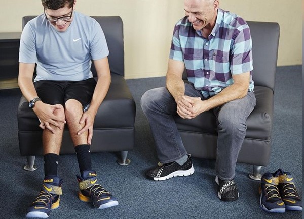 Câu chuyện kỳ diệu đằng sau đôi giày “không cần chạm tay” đầu tiên của hãng Nike - ảnh 2