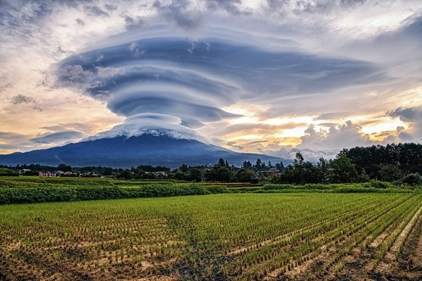 Đám mây bí ẩn xuất hiện trên đỉnh núi Phú Sĩ khiến cư dân mạng ngỡ ngàng, sự thật là gì? - ảnh 3