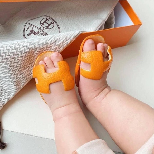 Không có tiền mua dép Hermès, một người tự làm dép bằng… vỏ cam, ai ngờ được khen hết lời - ảnh 2