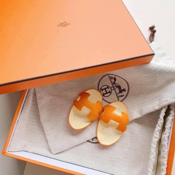Không có tiền mua dép Hermès, một người tự làm dép bằng… vỏ cam, ai ngờ được khen hết lời - ảnh 1