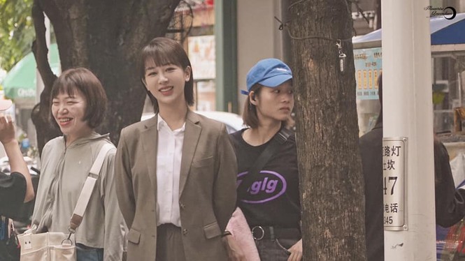 Nữ bác sĩ tâm lý: Loạt ảnh hậu trường của Dương Tử được tiết lộ với nhan sắc gây bất ngờ - ảnh 1