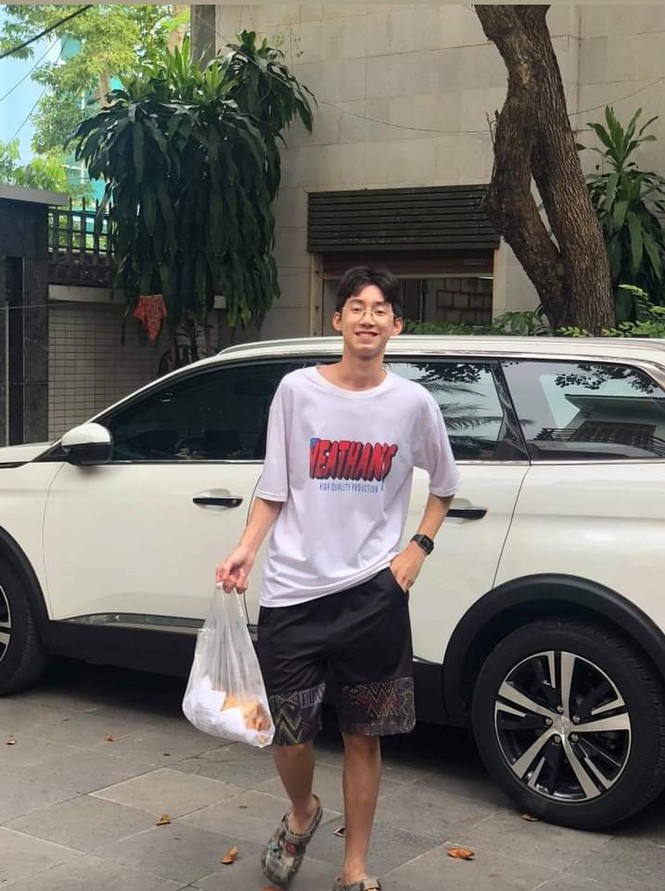 Chụp chung MC Diệp Chi (Đường lên đỉnh Olympia), nam sinh gây chú ý bởi nhan sắc điển trai - ảnh 8