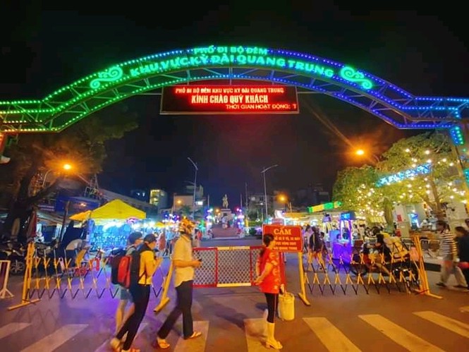 Hẹn hò Sài Gòn: Lạc lối ở thiên đường ẩm thực và mua sắm tại phố đi bộ Kỳ đài Quang Trung - ảnh 1