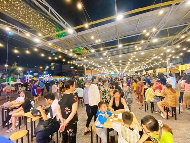 Hẹn hò Sài Gòn: Lạc lối ở thiên đường ẩm thực và mua sắm tại phố đi bộ Kỳ đài Quang Trung - ảnh 6